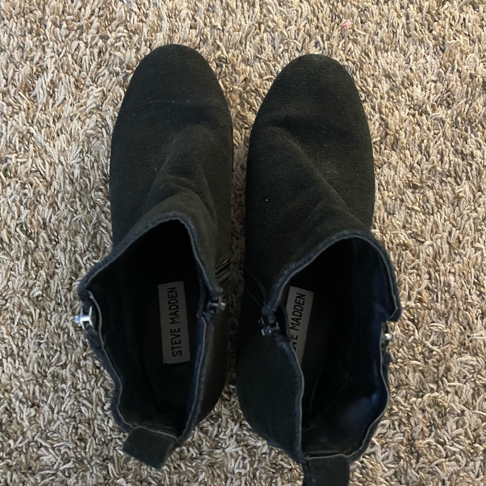 Steve Madden Ankle black booties !